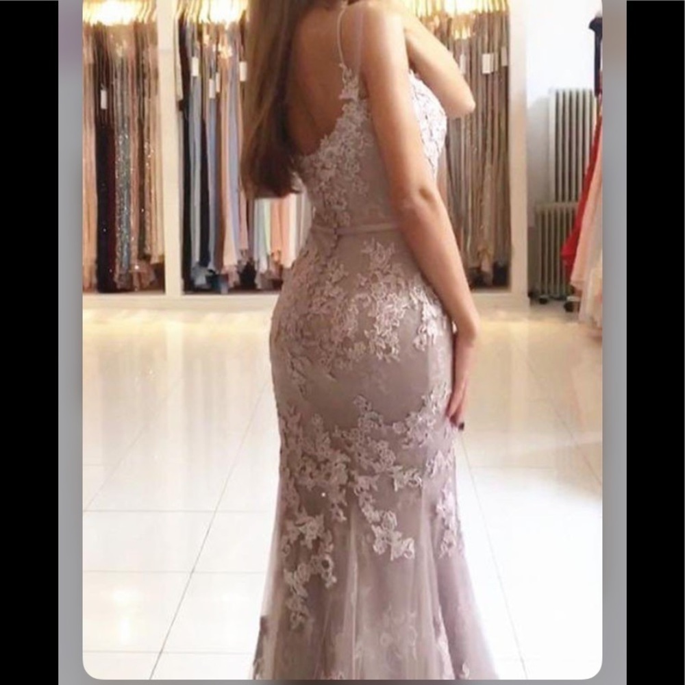 Hebeos Sheath Spaghetti Lace Tulle Prom Gown - Picture 2 of 16